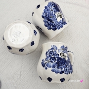 Kubek ceramiczny niebieski z ptaszkiem kobaltowy Fajans Włocławek 550 ml z ptaszkiem malowany ręcznie kubek z motywem kwiatowym niebieskim kubek w kwiaty