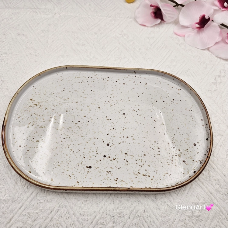 Półmisek z rantem 28,5 x 19 cm Arondi Kera Rustic Krem nakrapiany średni pięknie się prezentuje