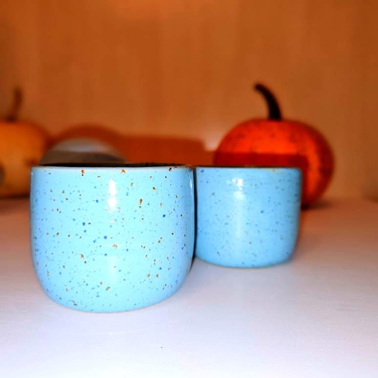 Czarka ceramiczna nakrapiana błękitna - 150 ml kubek bez ucha ręcznie toczony