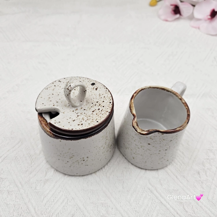 Mlecznik rustykalny ceramiczny Hanny Rustic Krem Kera nakrapiany kremowy solidny