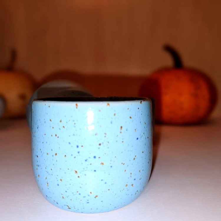 Czarka ceramiczna nakrapiana błękitna - 150 ml kubek bez ucha ręcznie toczony