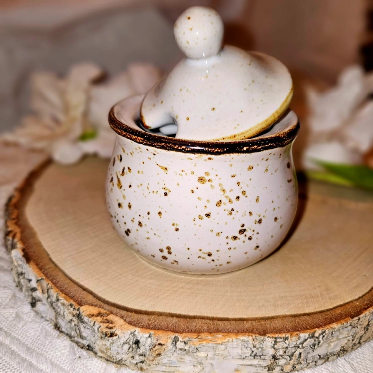 Cukiernica ceramiczna Trio Rustic Krem Kera nakrapiana