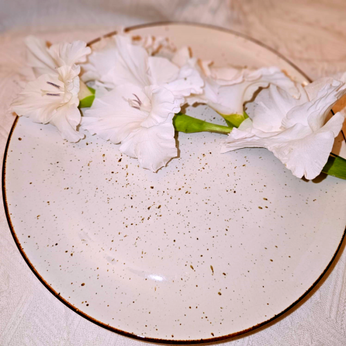 Talerz ceramiczny obiadowy Still Rustic Krem Kera nakrapiany dość cieżki