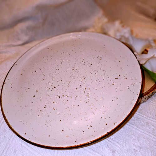 Talerz ceramiczny obiadowy Still Rustic Krem Kera nakrapiany dość cieżki