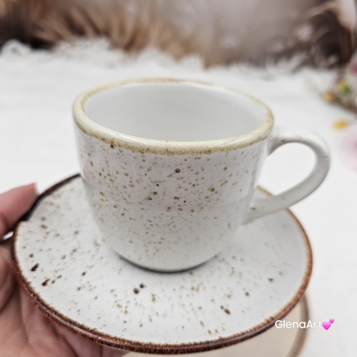 Filiżanka ceramiczna bel ze spodkiem rustykalna nakrapiana RUSTIC Krem Kera nakrapiana 200 ml elegancka filiżanka