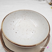Miska sałatkowa rustykalna nakrapiana rustic krem still Kera 20 cm elegancka miska do serwowania sałatek
