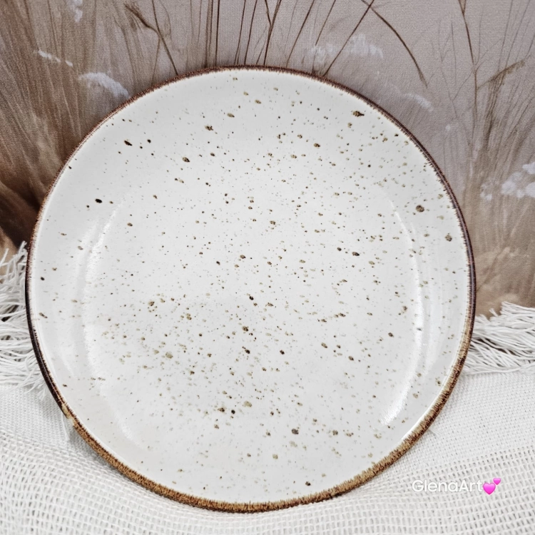 Talerz talerzyk deserowy 17 cm ceramiczny rustykalny deserowy Still Rustic Krem Kera nakrapiany elegancki talerzyk