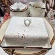 Zestaw zastawa stołowa ceramiczna rustykalna komplet stołowy maselnica cukiernica mlecznik kera Still Rustic Krem nakrapiana 3 częściowy zestaw na prezent komplet ceramiki ST