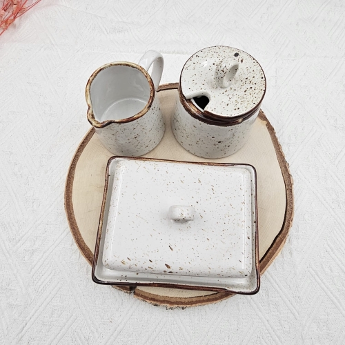 Zestaw 3 - części zastawa stołowa ceramiczna rustykalna komplet stołowy maselnica cukiernica mlecznik kera Still Rustic Krem nakrapiana 3 częściowy zestaw na prezent komplet ceramiki NW