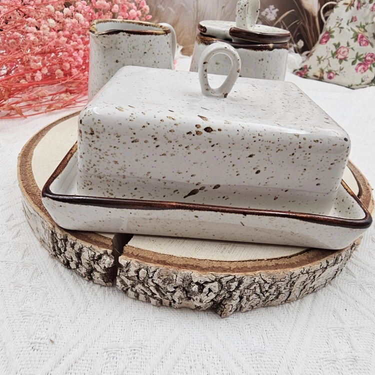 Zestaw 3 - części zastawa stołowa ceramiczna rustykalna komplet stołowy maselnica cukiernica mlecznik kera Still Rustic Krem nakrapiana 3 częściowy zestaw na prezent komplet ceramiki NW