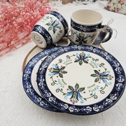 Zestaw kaszubski komplet zastawa stołowa 4 - częściowa dla 2 osób talerzyki ceramiczne i kubki folkowe kaszubski śniadaniowy kaszubek i kubek bel ceramiczny kaszubska ceramika ręcznie zdobiona Arbata 320 ml na prezent