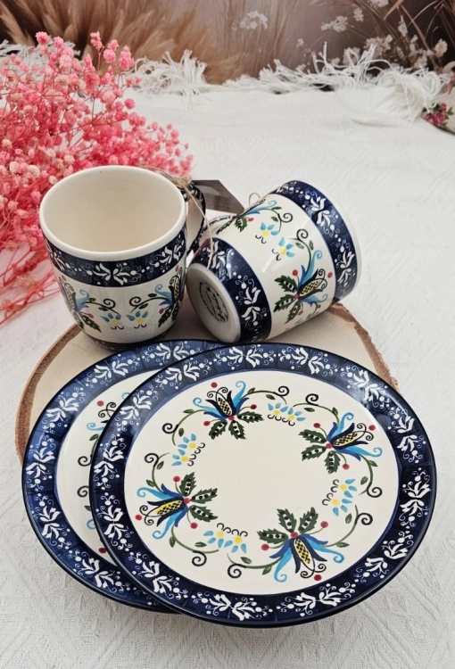 Zestaw kaszubski komplet zastawa stołowa 4 - częściowa dla 2 osób talerzyki ceramiczne i kubki folkowe kaszubski śniadaniowy kaszubek i kubek bel ceramiczny kaszubska ceramika ręcznie zdobiona Arbata 320 ml na prezent