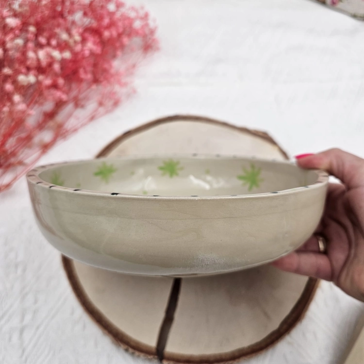 Miska choinka motyw świąteczny wewnątrz ceramiczna nieidealna Glena Art talerz głęboki na zupę 0,8 l ceramiczny ceramika rękodzieło ręcznie robiona z formy miska talerz do zupy z jasnej masy kamionkowej z choinkami i śnieżynkami