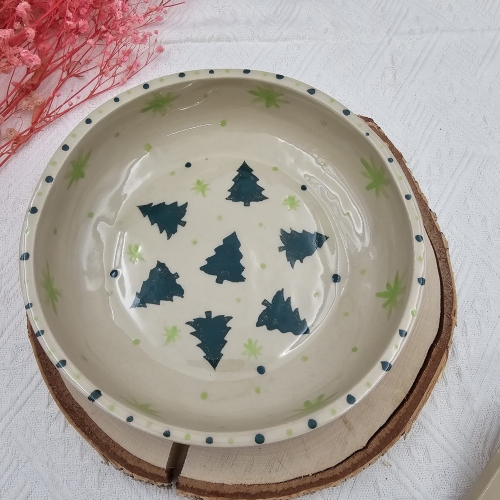 Miska choinka motyw świąteczny wewnątrz ceramiczna nieidealna Glena Art talerz głęboki na zupę 0,8 l ceramiczny ceramika rękodzieło ręcznie robiona z formy miska talerz do zupy z jasnej masy kamionkowej z choinkami i śnieżynkami
