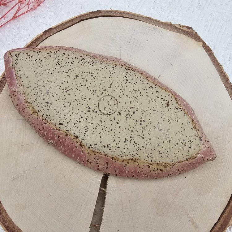 Tarka ceramiczna do czosnku i imbiru marchwi i owoców czerwona / brązowa w cętki Glena Art rękodzieło ulepiona ręcznie tarka do owoców