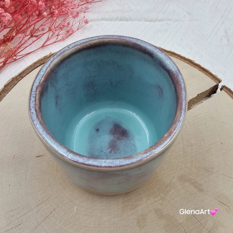 Kubek czarka ceramiczna w kolorach niebieskich i błękitnych przenikających się ceramiczna Glena Art kubek bez uszka do kawy herbaty ulubiony kubek ceramiczny ceramika 250 ml niebieskie odcienie