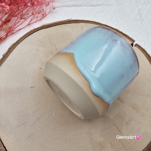 Kubek czarka ceramiczna w kolorach niebieskich i błękitnych przenikających się ceramiczna Glena Art kubek bez uszka do kawy herbaty ulubiony kubek ceramiczny ceramika 250 ml niebieskie odcienie