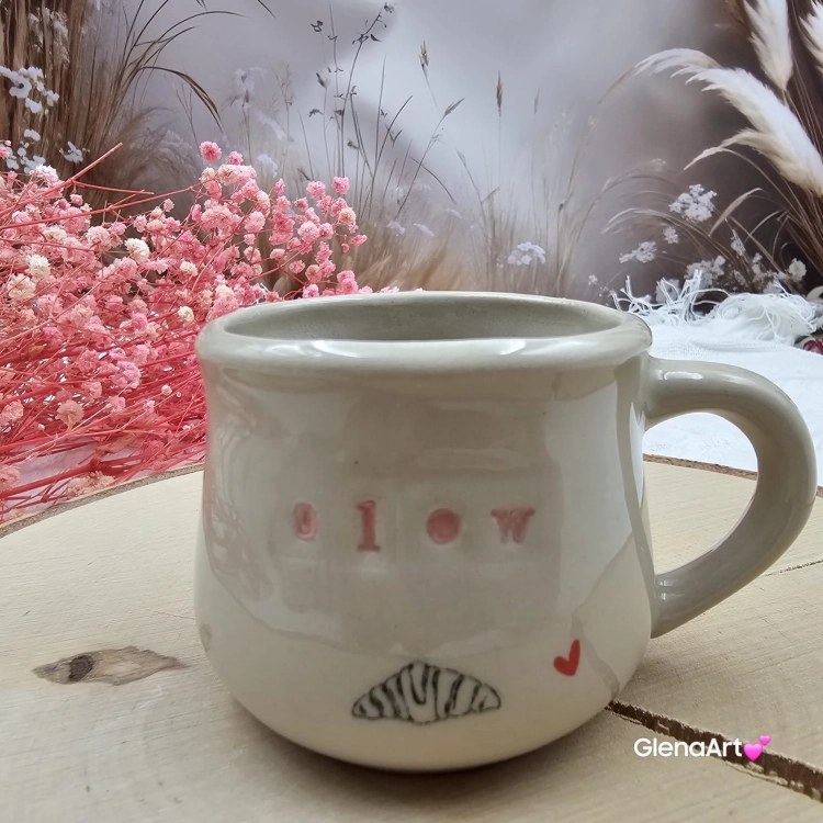 Kubek ceramiczny slow i croissant Glena Art beczułka mała kubeczek z uszkiem do kawy herbaty ulubiony kubek z napisem slow i croissant i rogalikiem ceramiczny ceramika 120 ml