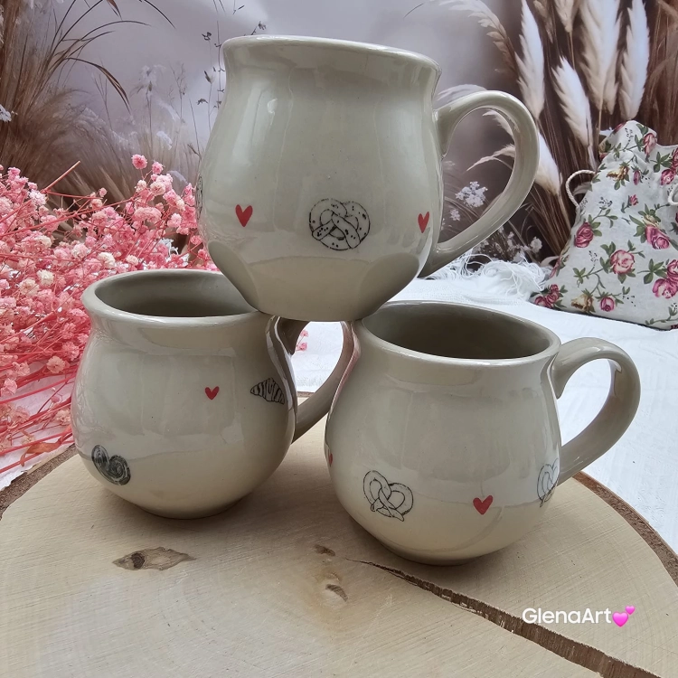 Kubek czeski z rogalikami i serduszkami beczułka ceramiczny Glena Art kubek z uszkiem do kawy herbaty ulubiony kubek ceramiczny ceramika 220 ml z rogalikami i czerwonymi serduszkami