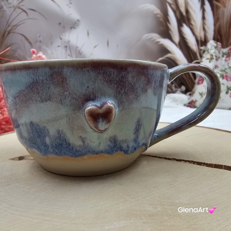 Filiżanka ceramiczna z serduszkiem Glena Art niebieska lawenda z uszkiem do kawy herbaty ulubiony kubek ceramiczny ceramika 250 ml rękodzieło niebieskie kolory i serduszko