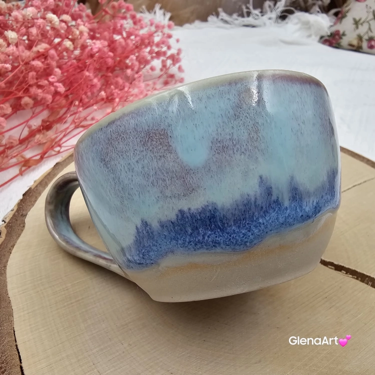 Filiżanka ceramiczna z serduszkiem Glena Art niebieska lawenda z uszkiem do kawy herbaty ulubiony kubek ceramiczny ceramika 250 ml rękodzieło niebieskie kolory i serduszko