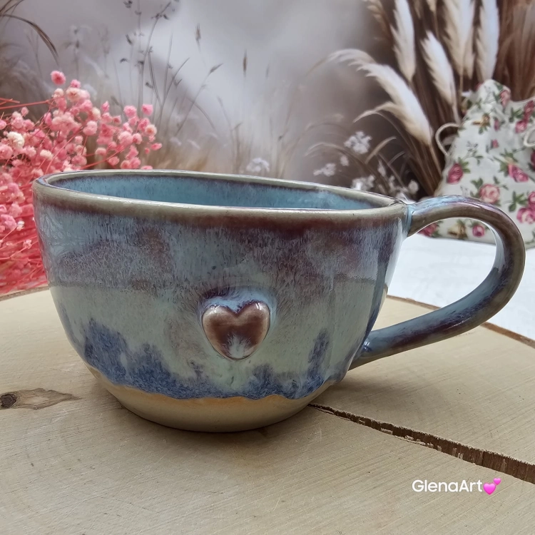 Filiżanka ceramiczna z serduszkiem Glena Art niebieska lawenda z uszkiem do kawy herbaty ulubiony kubek ceramiczny ceramika 250 ml rękodzieło niebieskie kolory i serduszko