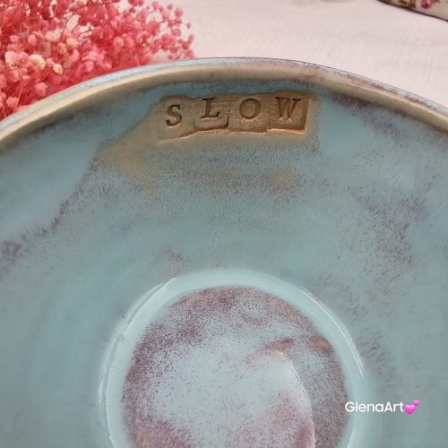 Filiżanka ceramiczna slow Glena Art niebieska chmurka z uszkiem do kawy herbaty ulubiony kubek ceramiczny ceramika 250 ml rękodzieło niebieskie kolory i napis wewnątrz slow