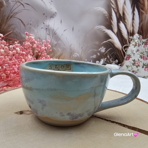 Filiżanka ceramiczna slow Glena Art niebieska chmurka z uszkiem do kawy herbaty ulubiony kubek ceramiczny ceramika 250 ml rękodzieło niebieskie kolory i napis wewnątrz slow