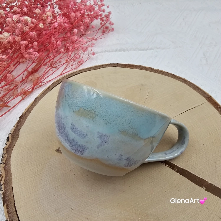 Filiżanka ceramiczna slow Glena Art niebieska chmurka z uszkiem do kawy herbaty ulubiony kubek ceramiczny ceramika 250 ml rękodzieło niebieskie kolory i napis wewnątrz slow