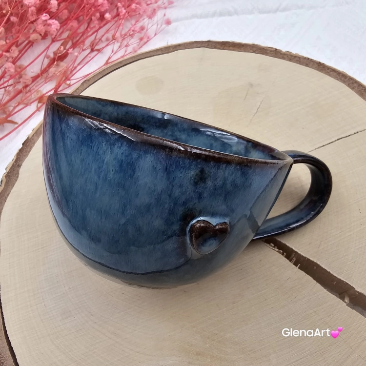 Filiżanka ceramiczna z serduszkiem morska głębia granatowo - brązowa Glena Art z uszkiem do kawy herbaty ulubiony kubek ceramiczny ceramika 250 ml rękodzieło serduszko