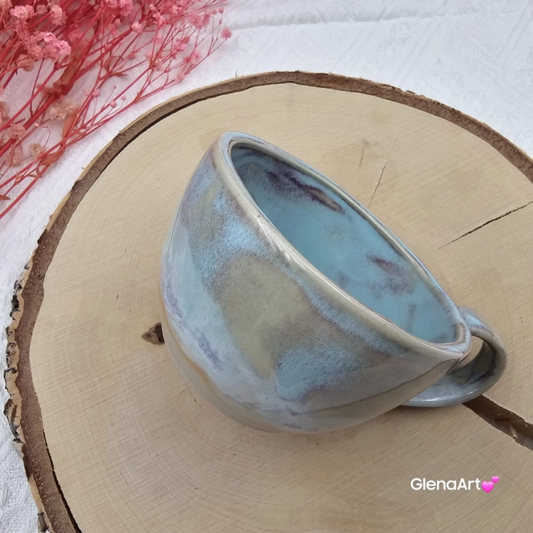 Filiżanka ceramiczna z serduszkiem na dnie Glena Art niebieska chmurka z uszkiem do kawy herbaty ulubiony kubek ceramiczny ceramika 250 ml rękodzieło niebieskie kolory i serduszko na dnie