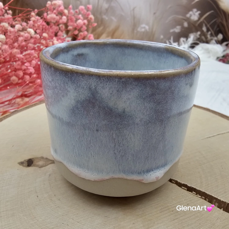 Kubek czarka ceramiczna w kolorze pastelowego fioletu przenikający się ceramiczna czarka Glena Art kubek bez uszka do kawy herbaty ulubiony kubek ceramiczny ceramika 250 ml