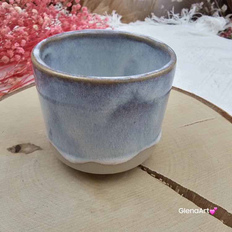 Kubek czarka ceramiczna w kolorze pastelowego fioletu przenikający się ceramiczna czarka Glena Art kubek bez uszka do kawy herbaty ulubiony kubek ceramiczny ceramika 250 ml