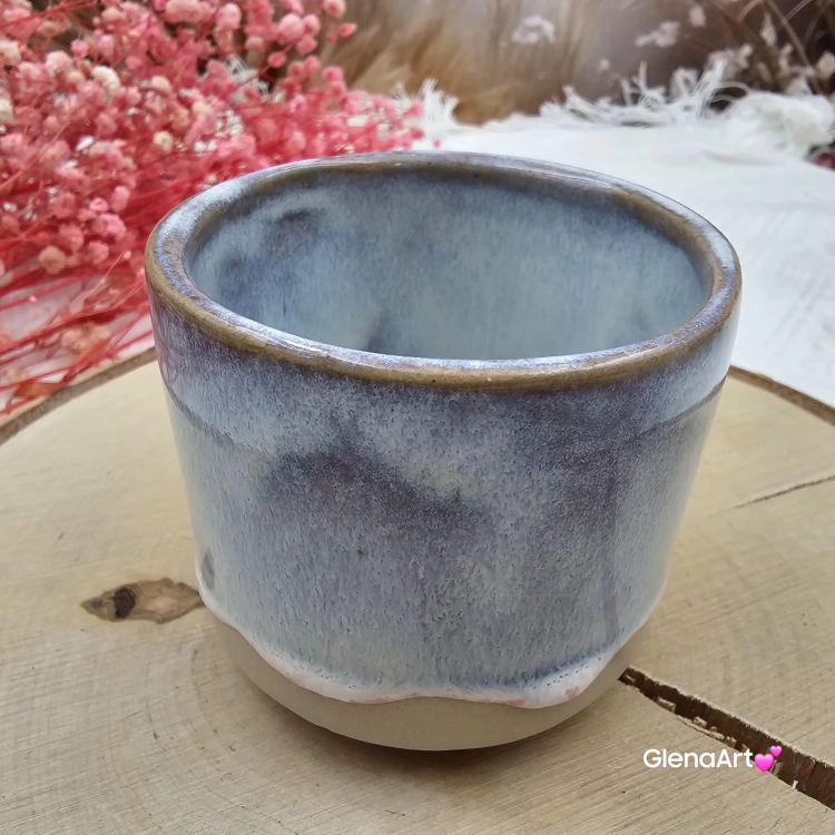 Kubek czarka ceramiczna w kolorze pastelowego fioletu przenikający się ceramiczna czarka Glena Art kubek bez uszka do kawy herbaty ulubiony kubek ceramiczny ceramika 250 ml
