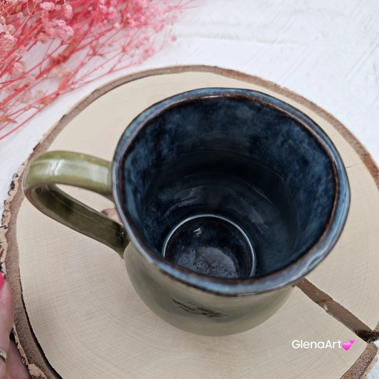 Kubek beczułka MAX duży ceramiczny Glena Art kolor ziemi zielony i granatowy z uszkiem kolory ziemi do kawy herbaty ulubiony kubek ceramiczny ceramika 400 ml