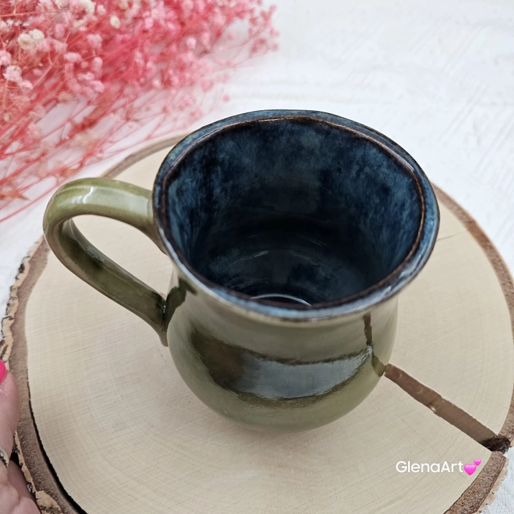 Kubek beczułka MAX duży ceramiczny Glena Art kolor ziemi zielony i granatowy z uszkiem kolory ziemi do kawy herbaty ulubiony kubek ceramiczny ceramika 400 ml