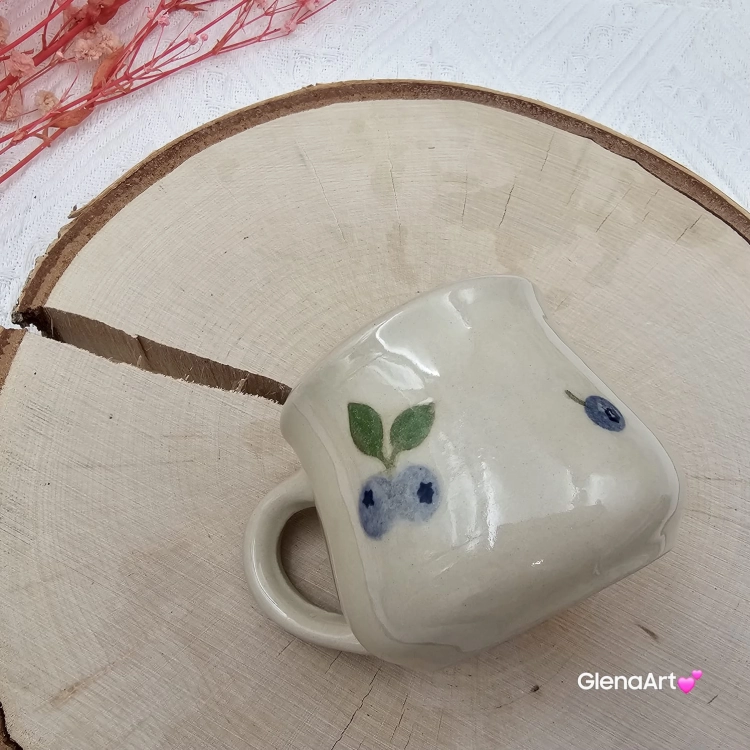 Kubek jagody ceramiczny slow i jagódki Glena Art beczułka mała kubeczek z uszkiem do kawy herbaty ulubiony kubek z napisem slow i jagódkami ceramiczny ceramika 120 ml