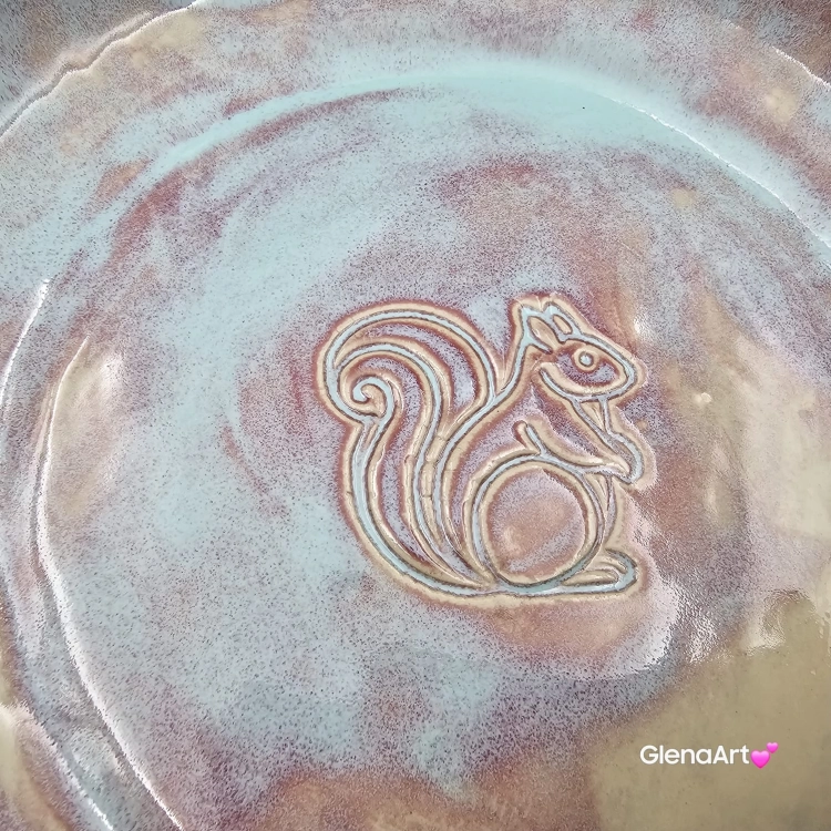 Miska ceramiczna jasna lawenda z wiewiórką Glena Art talerz głęboki na zupę 0,8 l ceramiczny niebieski ceramika rękodzieło ręcznie robiona z formy miska talerz do zupy z jasnej masy kamionkowej jasny niebieski