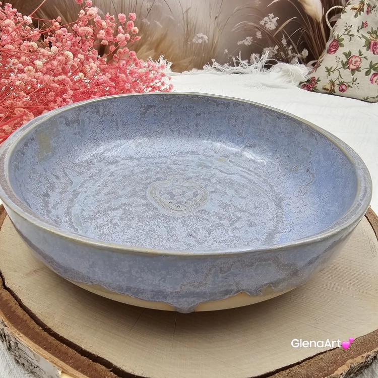 Miska ceramiczna truskawka jasna lawenda Glena Art talerz głęboki na zupę 0,8 l ceramiczny niebieski ceramika rękodzieło ręcznie robiona z formy miska talerz do zupy z jasnej masy kamionkowej jasny niebieski z odciskiem truskawki