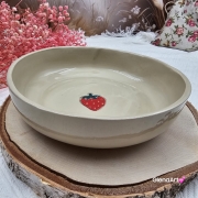 Miska ceramiczna truskawka Glena Art talerz głęboki na zupę 0,8 l ceramiczny ceramika rękodzieło ręcznie robiona z formy miska talerz do zupy z jasnej masy kamionkowej malowana czerwona truskawka
