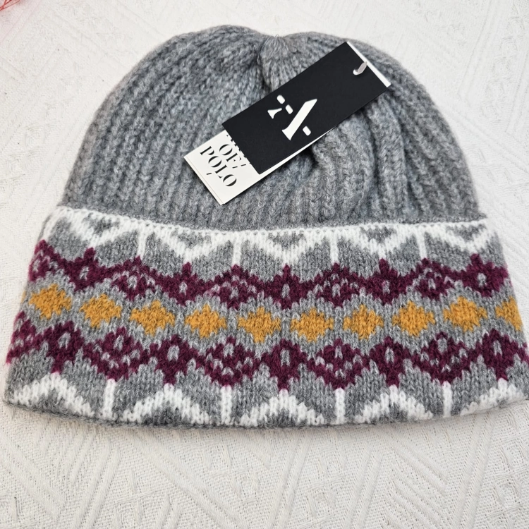 Czapka szara unisex ciepła północnica skandynawski wzór zimowa/jesienna ciepła czapka