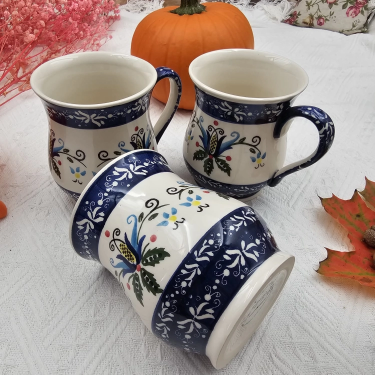 Kubek beczułka max kaszubski ceramiczny folkowy Franek kaszubska ceramika ręcznie zdobiony Arbata kaszubski wzór kubek 450 ml beczułka
