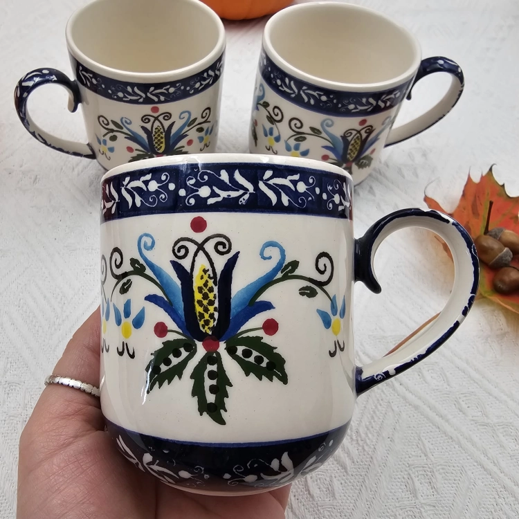 Kubek kaszubski średni 200 ml ceramiczny folkowy Aleksandra kaszubska ceramika ręcznie zdobiony Arbata kaszubski wzór kubek 200 ml uroczy mniejszy kubek taki idealny do małej kawy