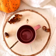 Kubek ceramiczny Beczułka z uchem ręcznie robiony 320 ml - MALINA rękodzieło kolor malinowy